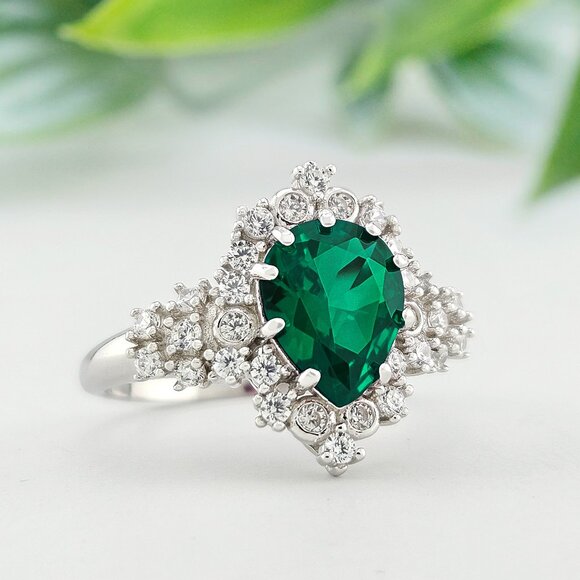 Pear Emerald Green Gemstone Ring - 925 Sterling Silver Vintage Charmed Aroma - Picture 3 of 4